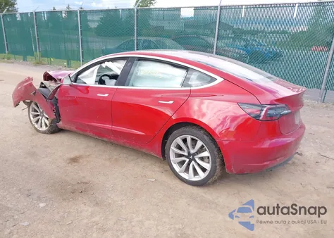 2018 Tesla Model 3 Long Range/Mid Range z USA, uszkodzony, nr VIN 5YJ3E1EA8JF024510